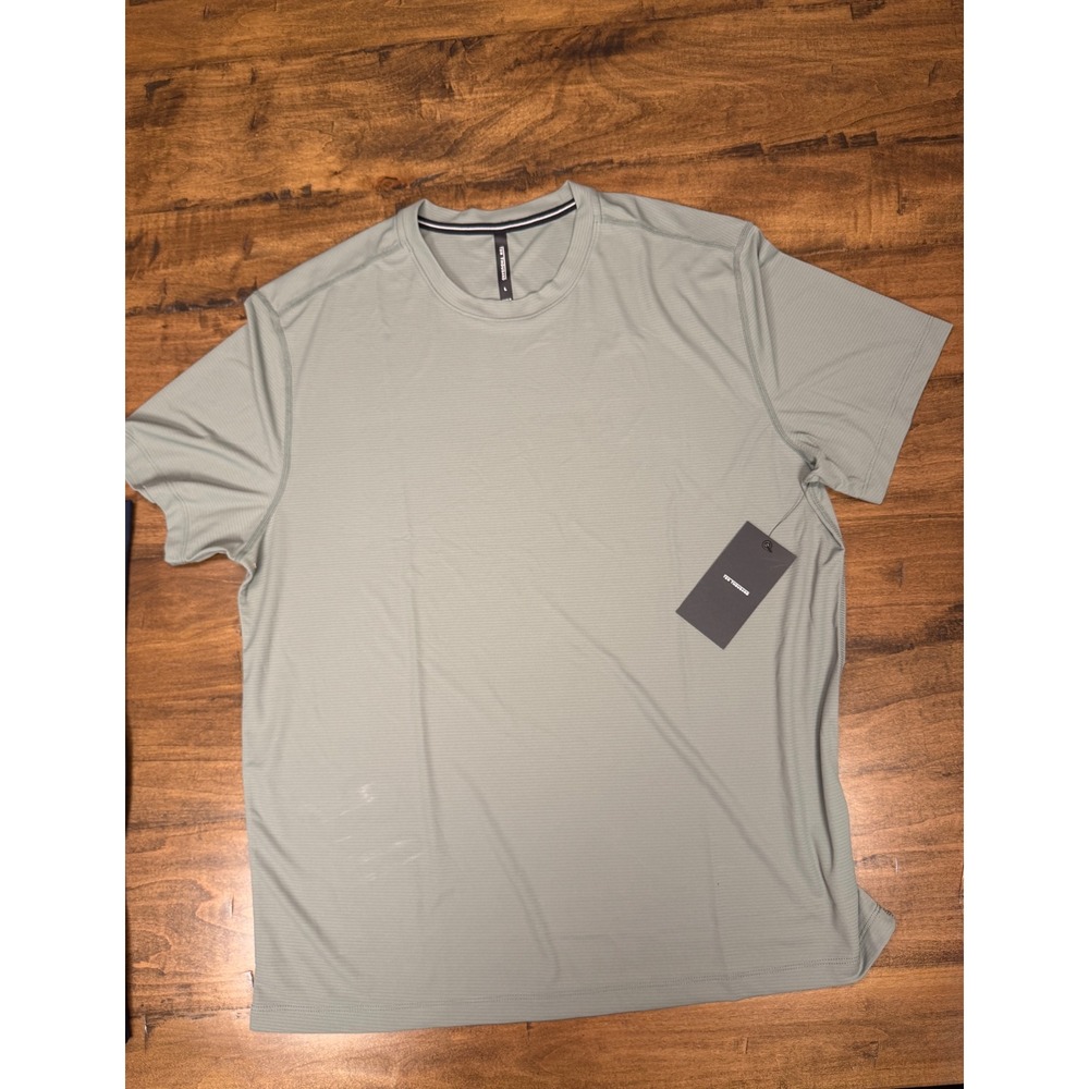 Ten Thousand Mens Session Shirt Laurel Wreath Green Training Tee LG NWT